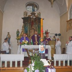Msza św. w intencji zmarłego ks. Jana Baranieckiego.